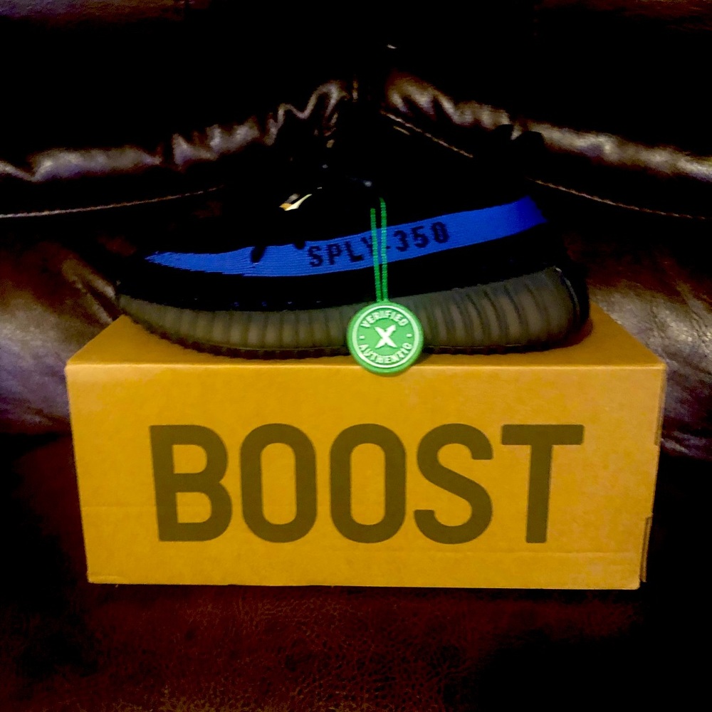 Adidas Yeezy Boost 350 v2 Blue Razzle Men size 5